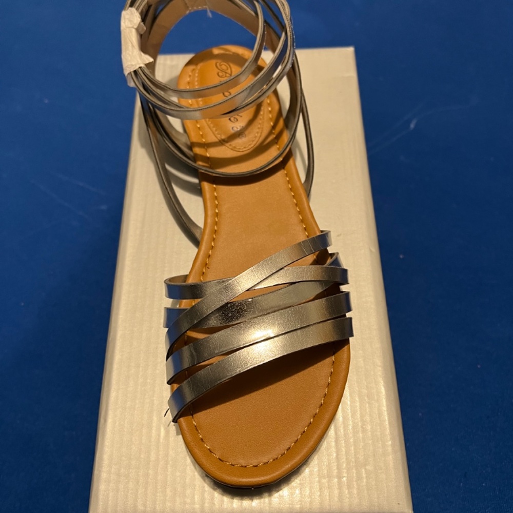 Shoes - Picture 7 of 9